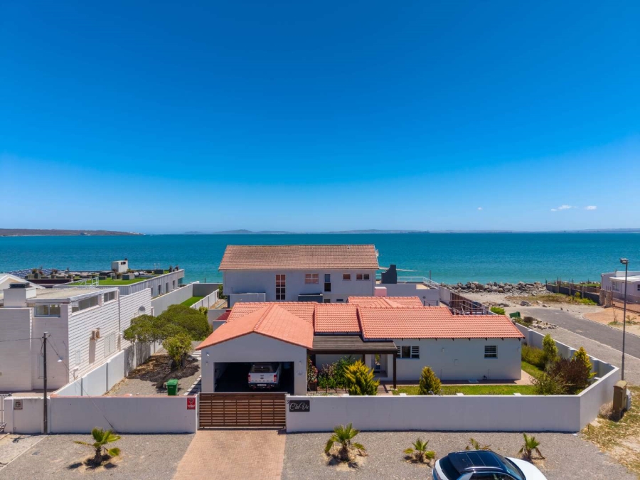 3 Bedroom Property for Sale in Middedorp Western Cape